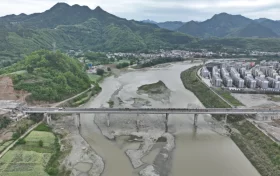 康寧公路陽平關(guān)嘉陵江大橋竣工通車縮略圖